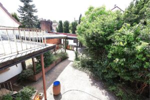Gartenansicht vom Anbau aus